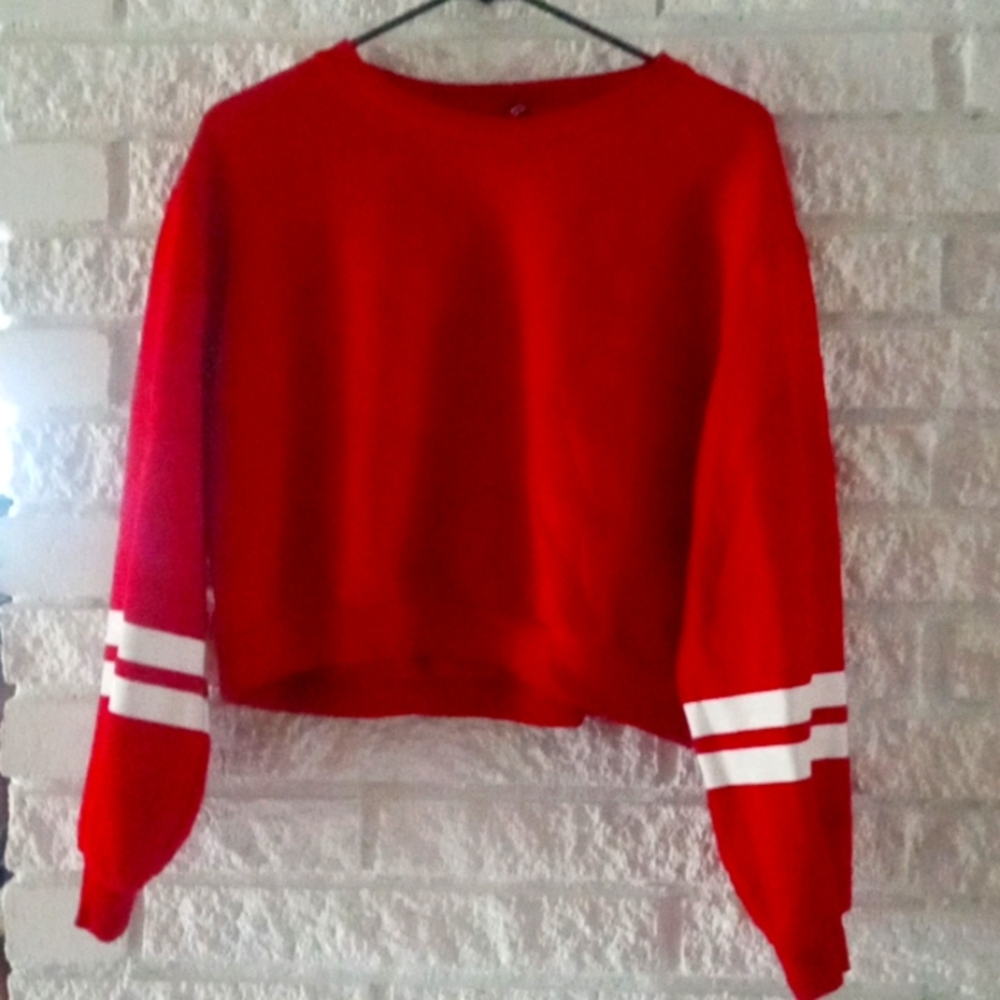 H&M cropped sweatshirt. Gently worn sz. M.